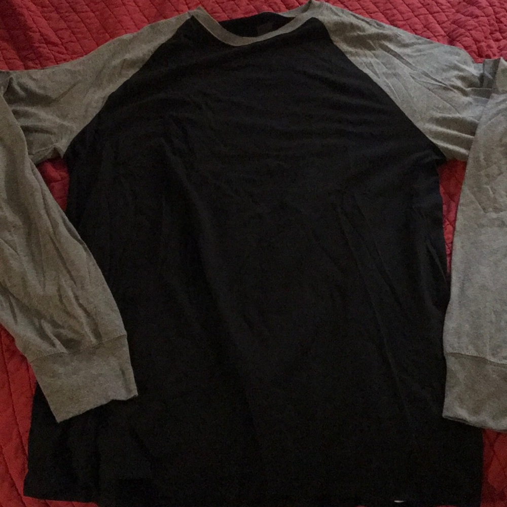 Black with gray sleeves large t shirt
